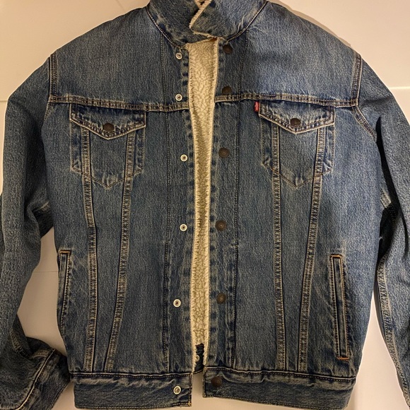 Levi’s Sherpa Jean Jackets - Picture 4 of 8